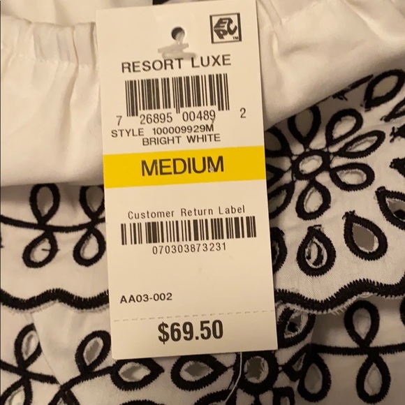 NWT-never worn-white off shoulder embroidered top - Picture 3 of 3